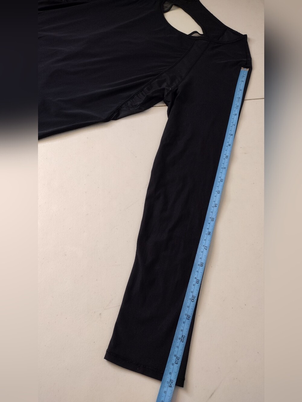 Lululemon Black Lightweight Long Sleeve Athletic Top Sz 10 - Picture 11 of 15
